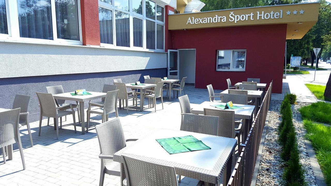 Alexandra Sport Hotel Púchov Buitenkant foto