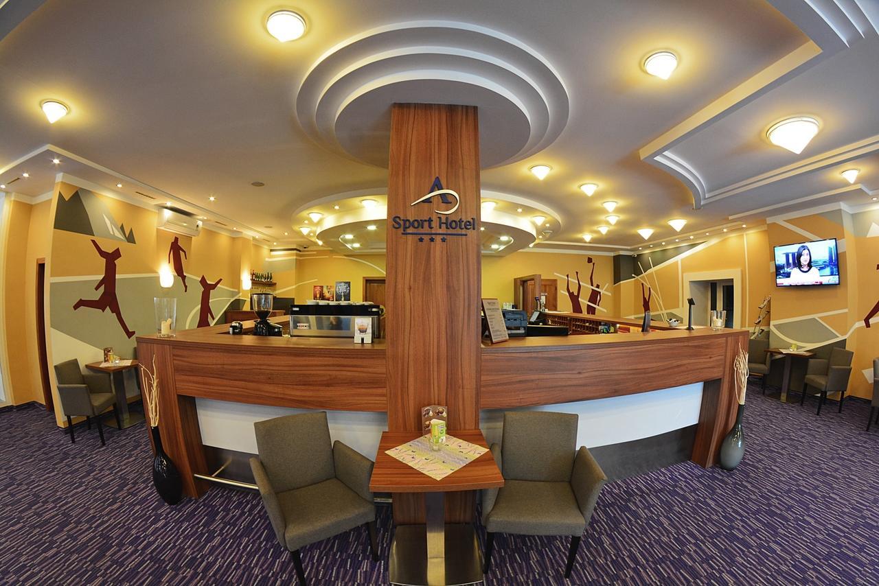 Alexandra Sport Hotel Púchov Buitenkant foto