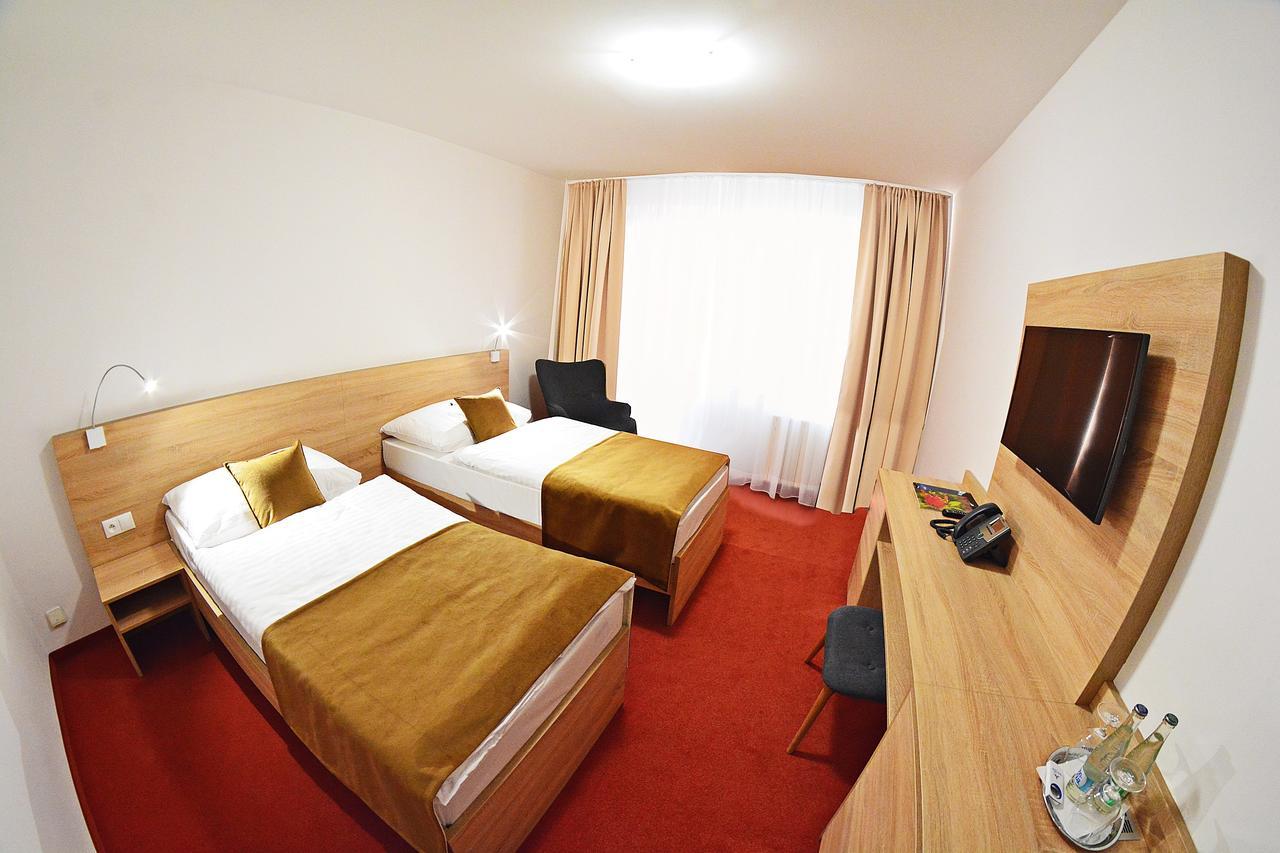 Alexandra Sport Hotel Púchov Buitenkant foto
