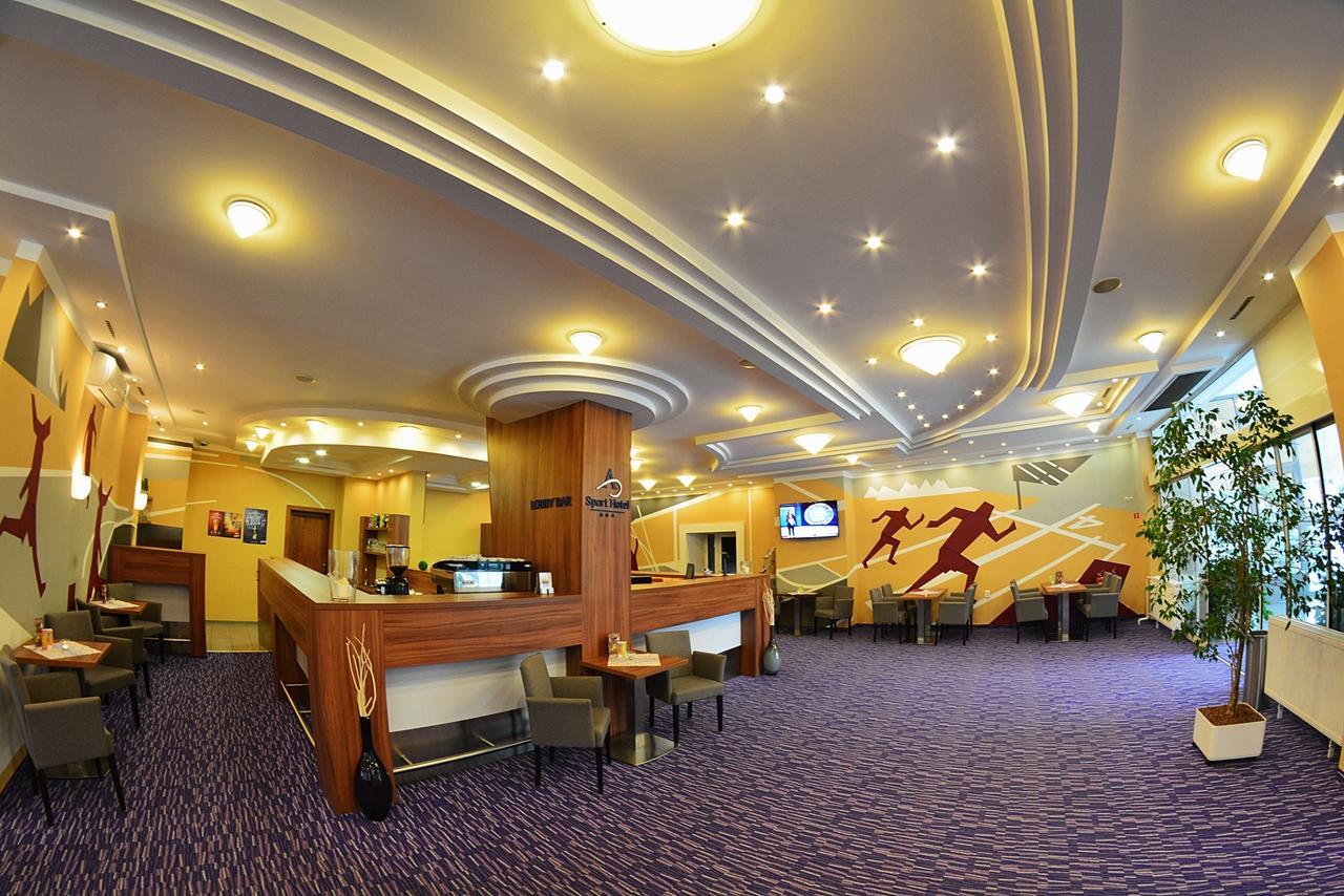 Alexandra Sport Hotel Púchov Buitenkant foto