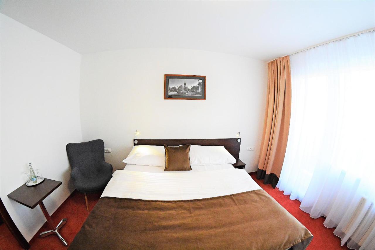 Alexandra Sport Hotel Púchov Buitenkant foto