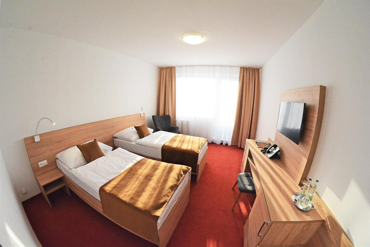 Alexandra Sport Hotel Púchov Buitenkant foto